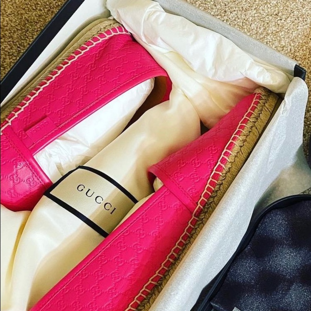 Pink leather gucci shoes
